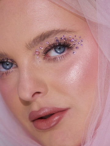 Soft pink eye shadow with rhinestones  Pink eye makeup, Rhinestone makeup,  Pink glitter makeup