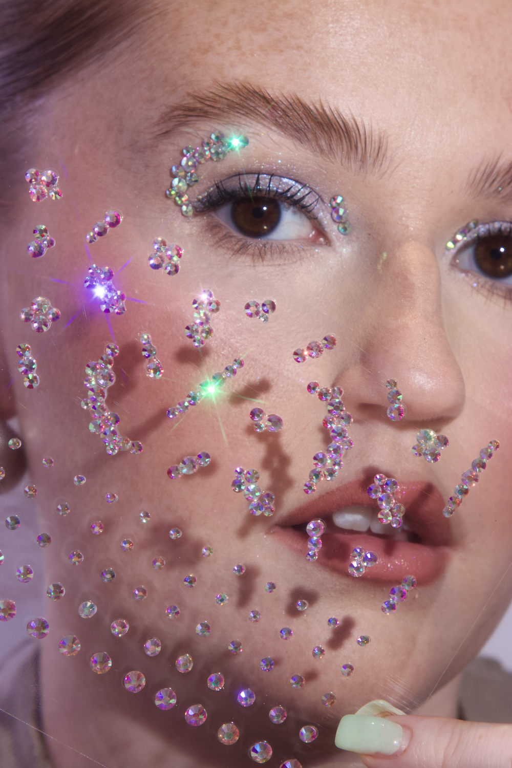 HOLO SELF ADHESIVE RHINESTONE CLUSTERS