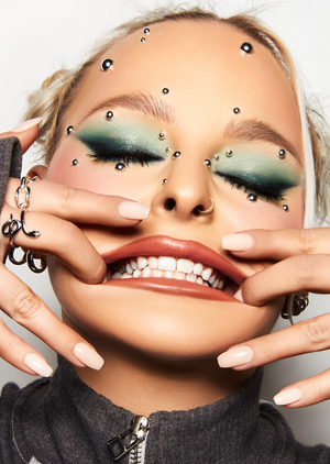 Euphoria Makeup, Rhinestone Makeup, Makeup Essentials, Makeup Artist, Euphoria Inspired Makeup, Rhinestone Makeup, Glitter aestetic, Editorial makeup, Rhinestone eye makeup, Festival makeup, Rave makeup, Rave accessories, Sparkles, Face jewels, Face gems, Gems, Bedazzle, Bling